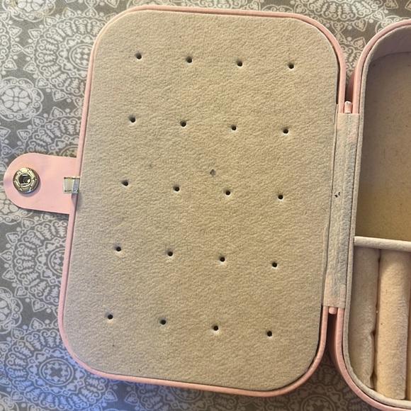 Small Jewlery Organizer - Picture 5 of 6